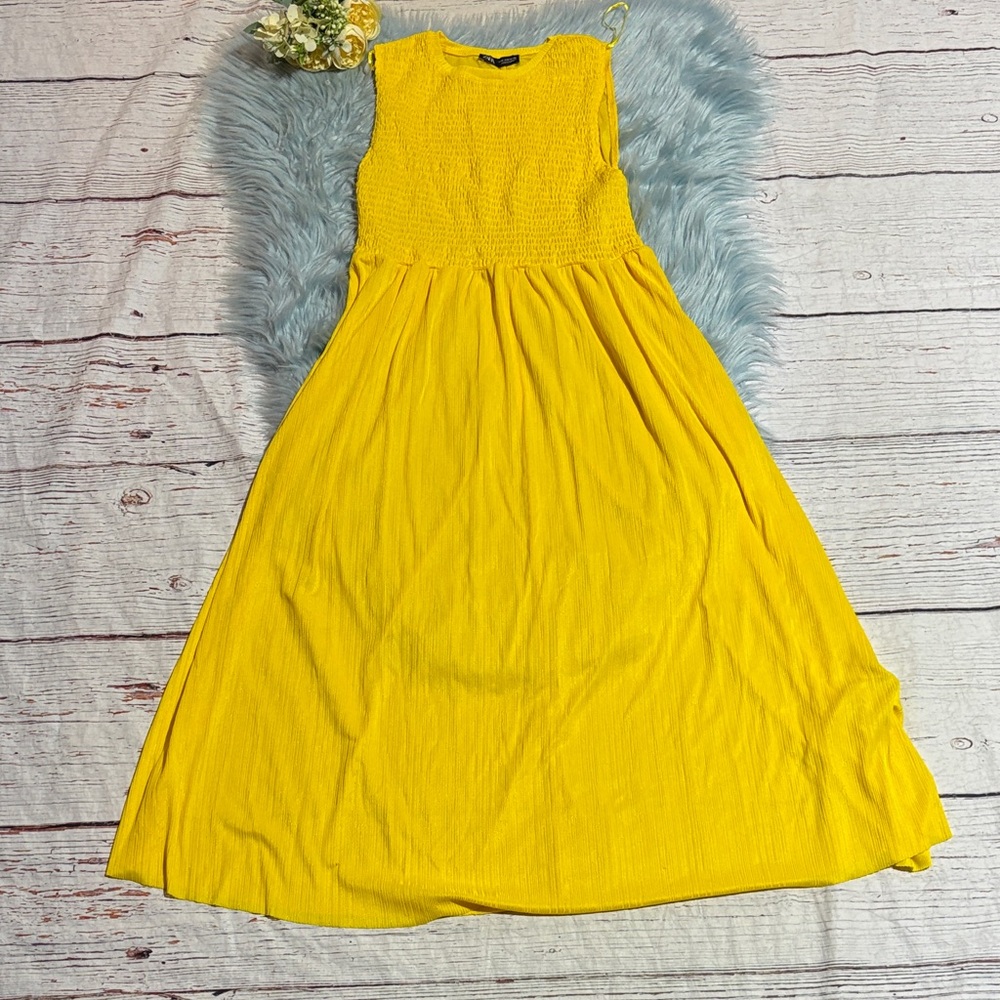 Zara Yellow Smocked Sleeveless Mid Dress sz M